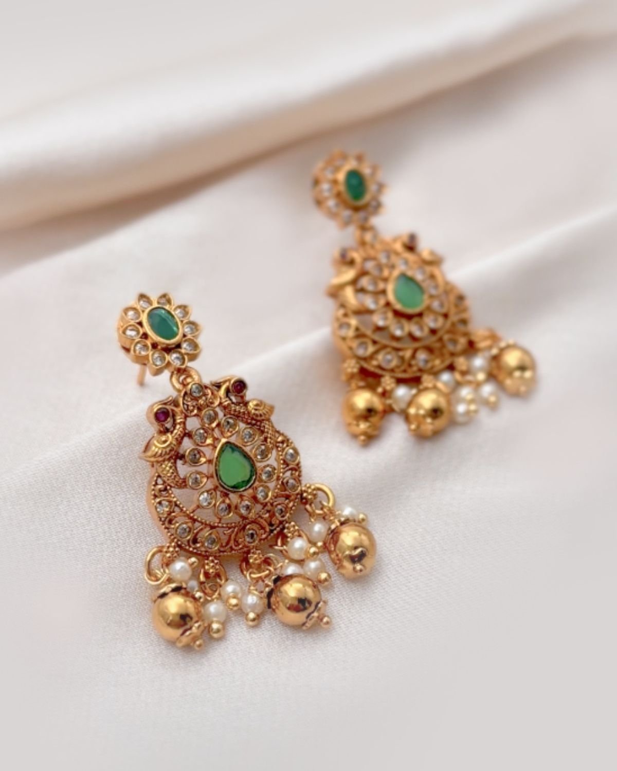 Premium Bridal Jewellery Set – Antique Gold Kundan Necklace with Matching Earrings - Image 3